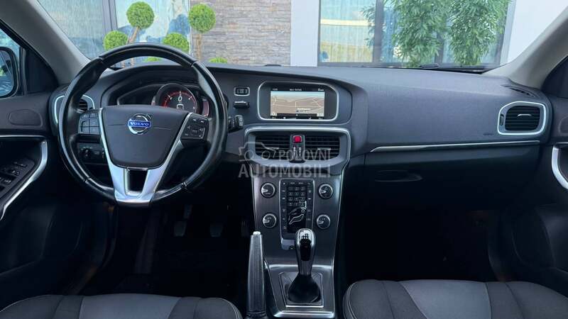 Volvo V40 /2.0 D4/N.AVI/NOV