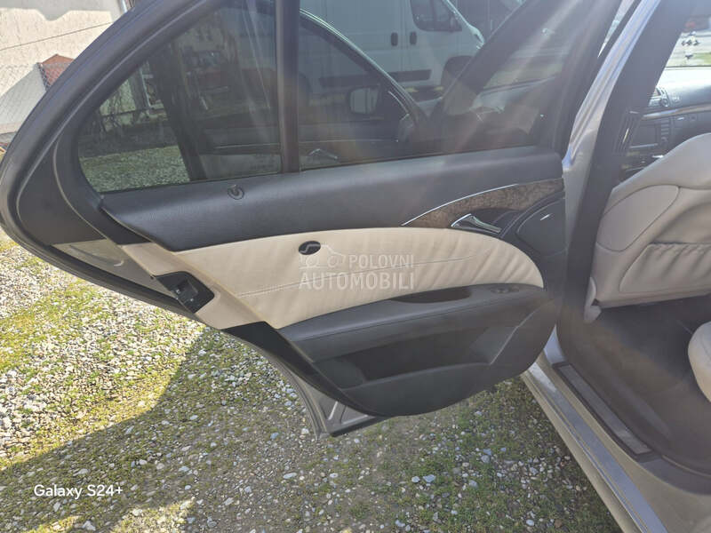 Mercedes Benz E 320 