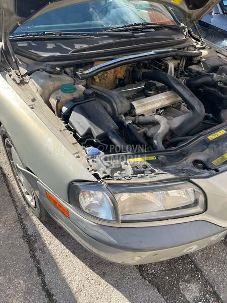 Volvo S80 -  kompletan auto u delovima