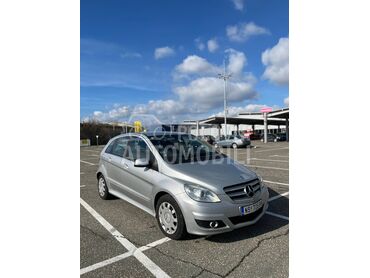 Mercedes Benz B 180 