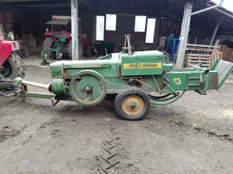 John Deere 224