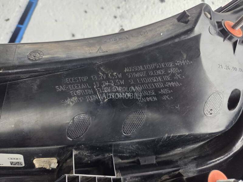 Q5 8R0  LED ŠTOP LEVI