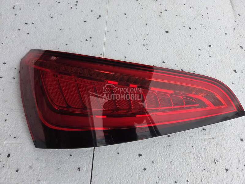 Q5 8R0  LED ŠTOP LEVI