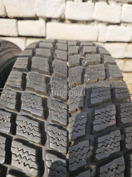 Nexen 215/70 R16 Zimska