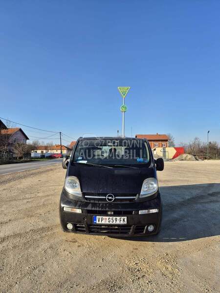 Opel Vivaro 2.5 DTI