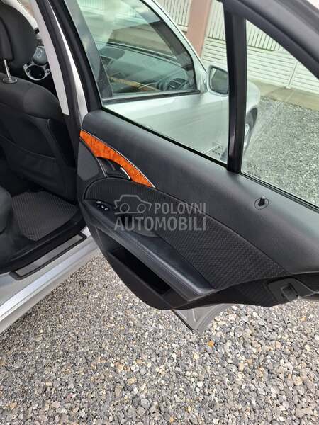 Mercedes Benz E 220 
