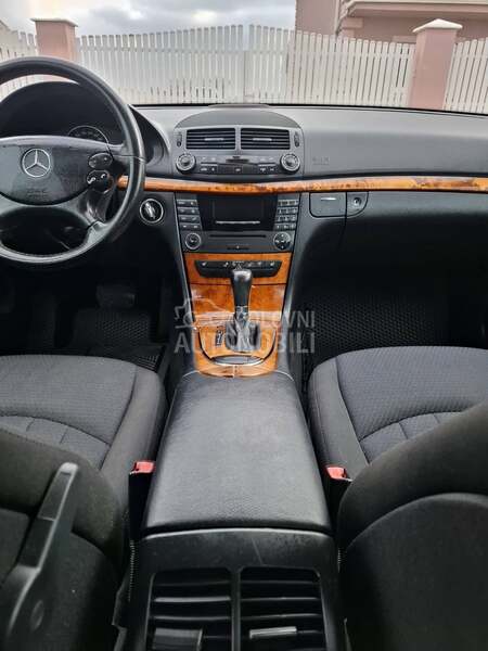 Mercedes Benz E 220 