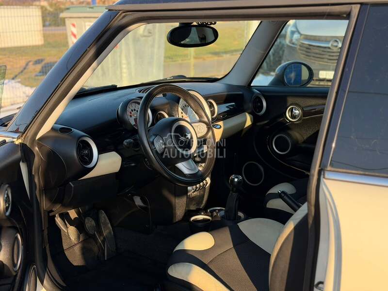 MINI Cooper 