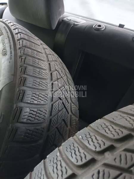 Pirelli 255/45 R19 Zimska