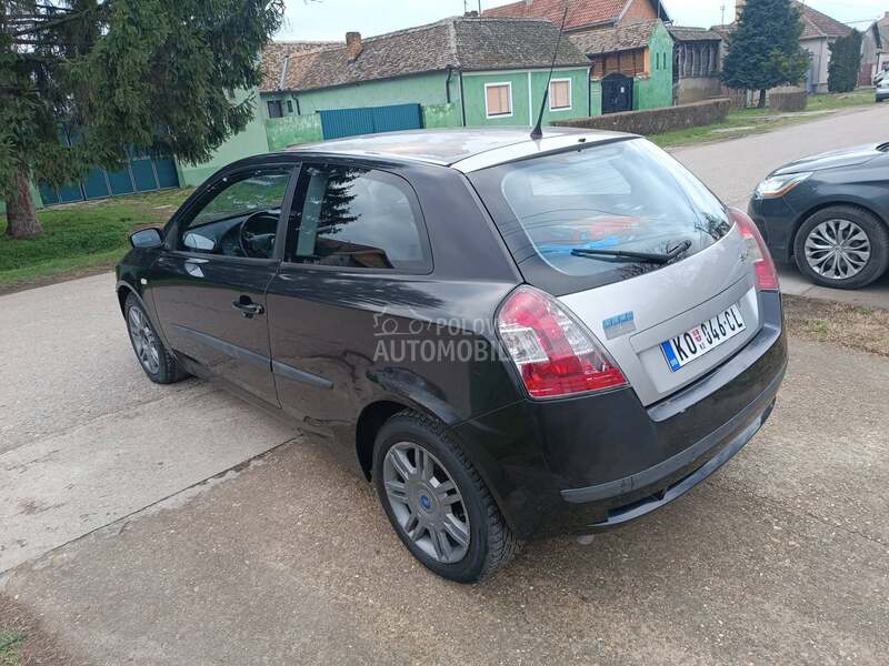 Fiat Stilo 1.6b  dugo  r e g