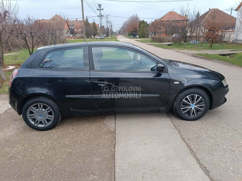 Fiat Stilo 1.6b  dugo  r e g