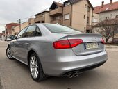 Audi A4 S-LINE/172000/N0V