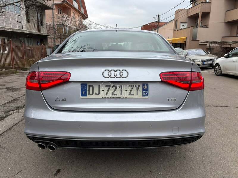 Audi A4 S-LINE/172000/N0V