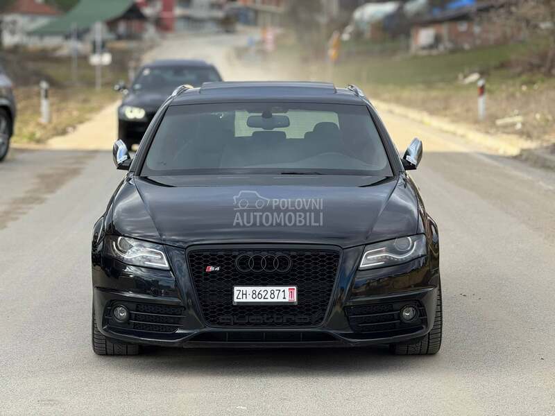 Audi S4 