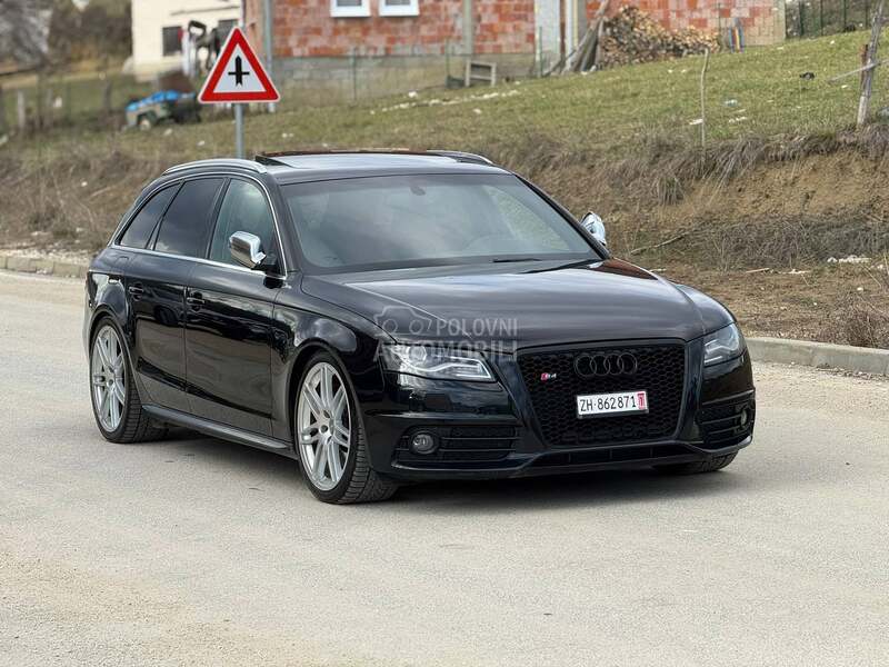 Audi S4 