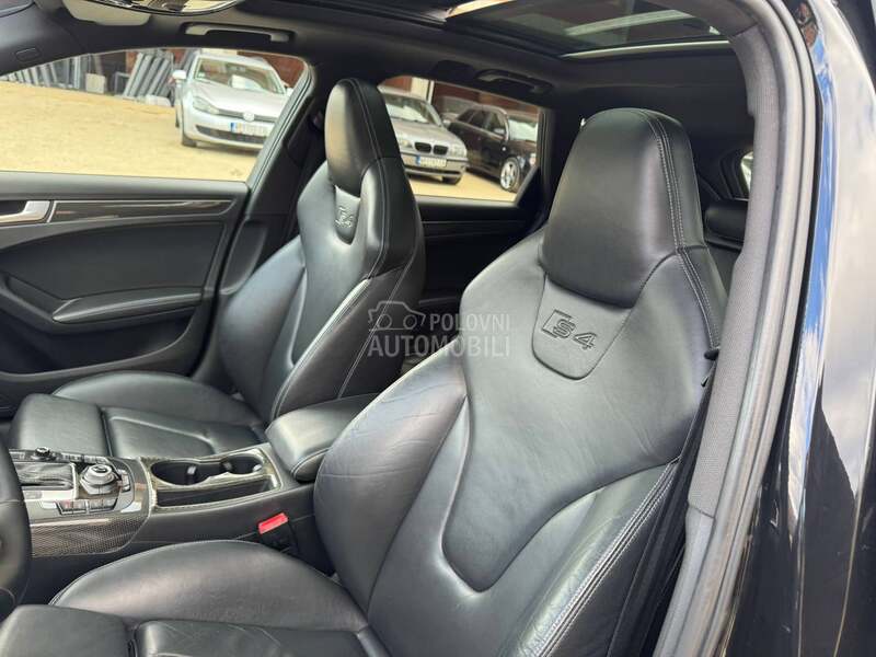 Audi S4 