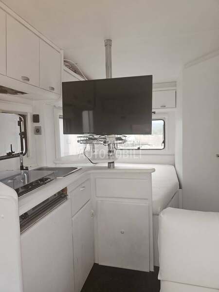 Burstner 4422 studio