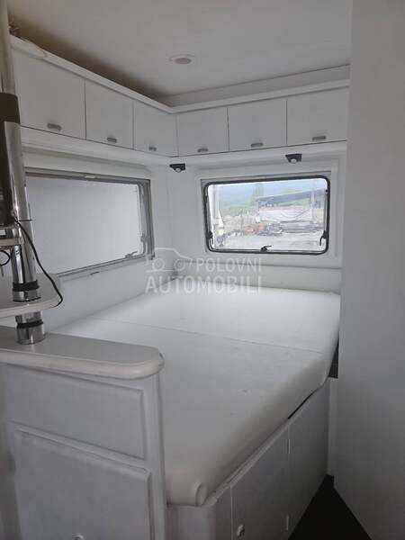 Burstner 4422 studio