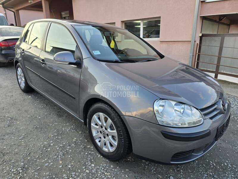 Volkswagen Golf 5 1.6 B