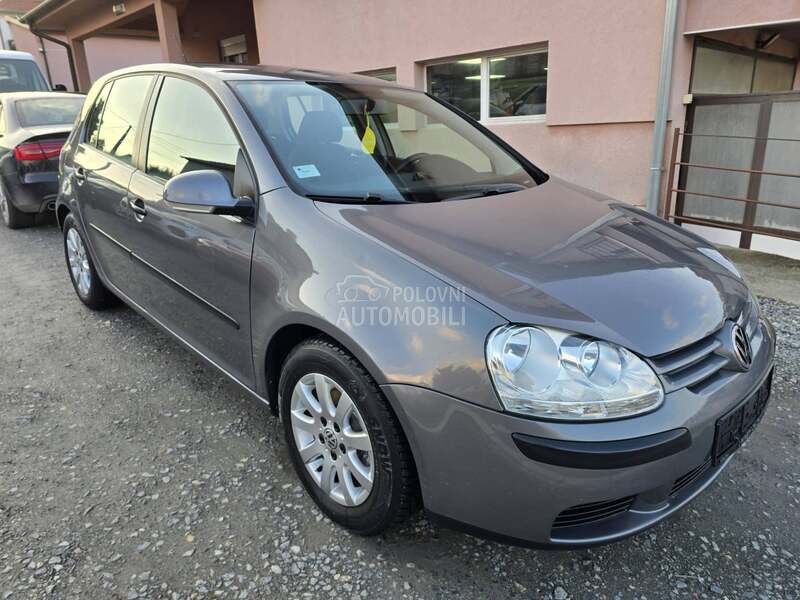 Volkswagen Golf 5 1.6 B