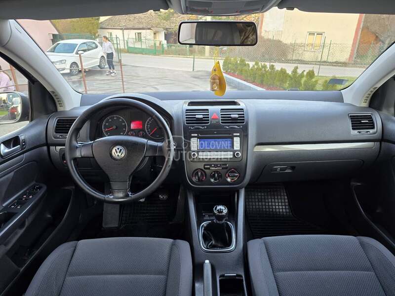 Volkswagen Golf 5 1.6 B