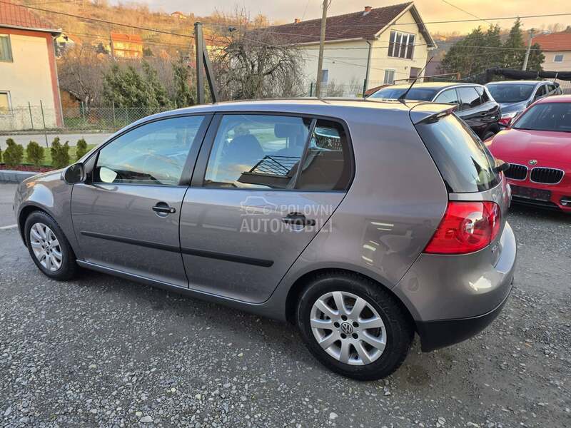 Volkswagen Golf 5 1.6 B