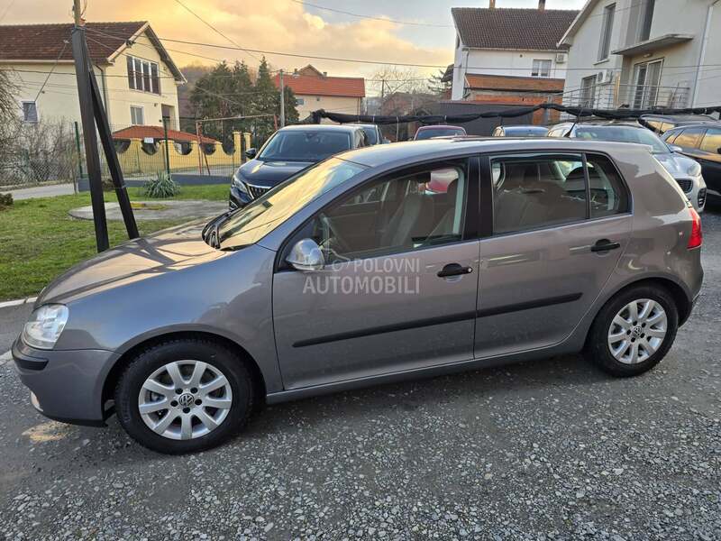 Volkswagen Golf 5 1.6 B