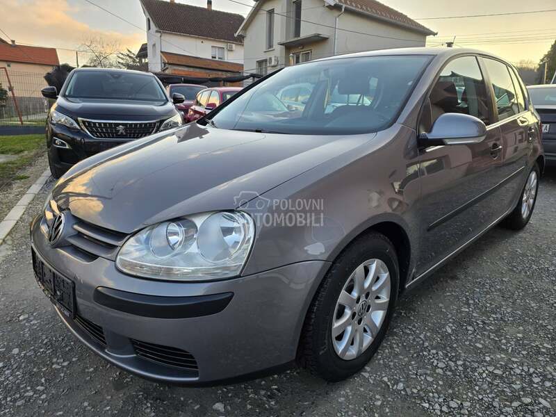 Volkswagen Golf 5 1.6 B