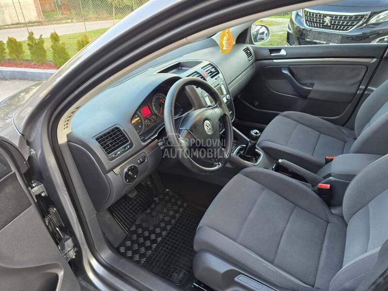 Volkswagen Golf 5 1.6 B