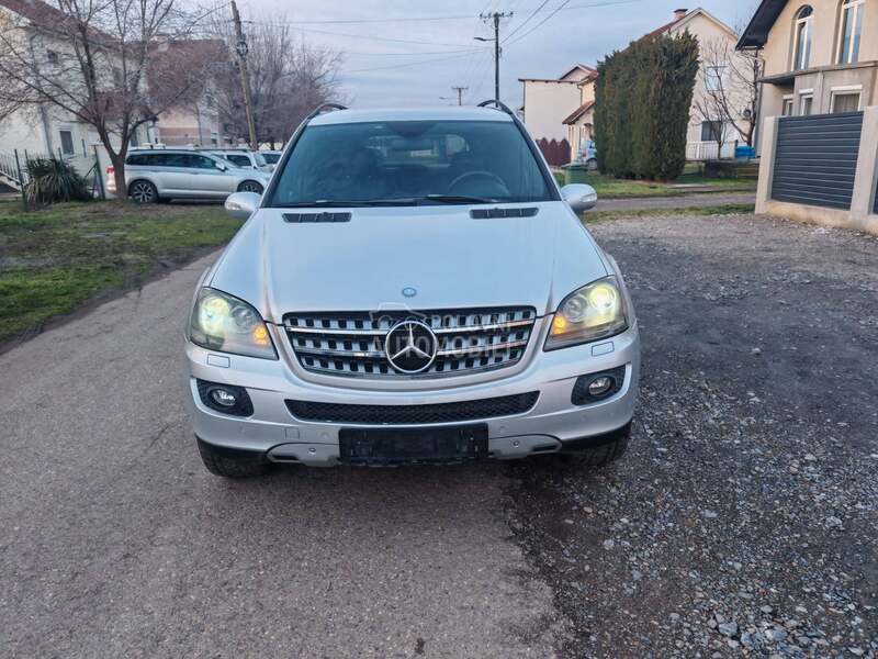 Mercedes Benz ML 320 