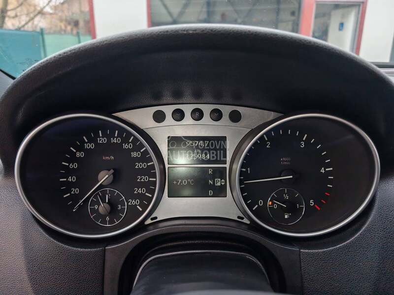 Mercedes Benz ML 320 