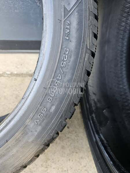 Goodyear 225/45 R18 Zimska