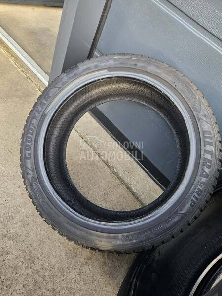 Goodyear 225/45 R18 Zimska