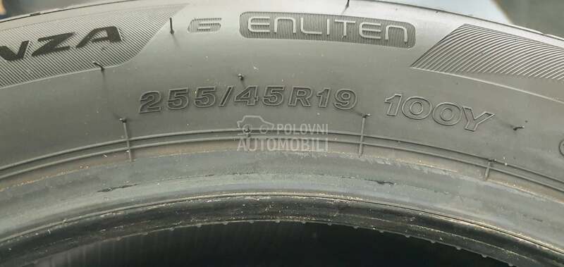 Bridgestone 255/45 R19 Letnja