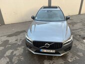 Volvo XC60 B4 R Design