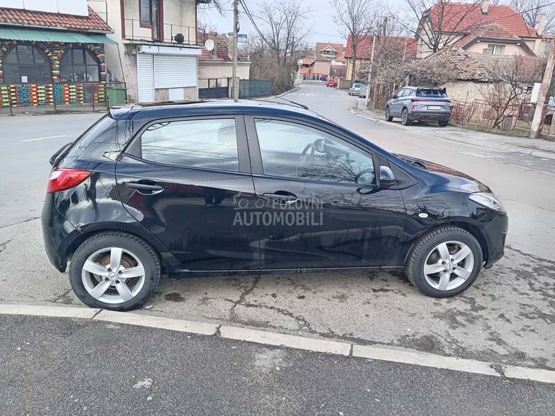 Mazda 2 