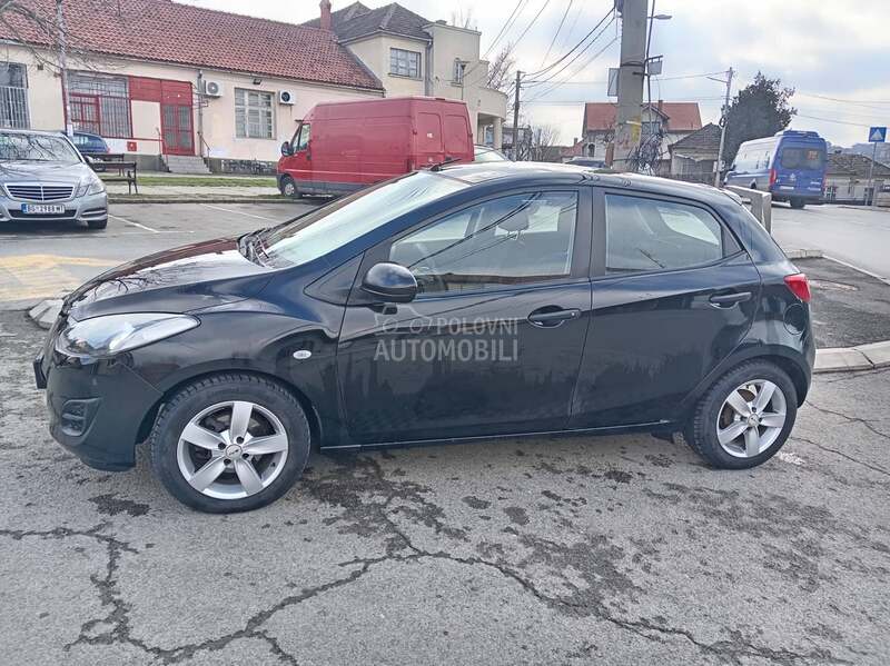 Mazda 2 