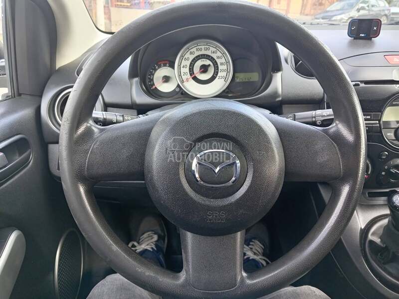 Mazda 2 