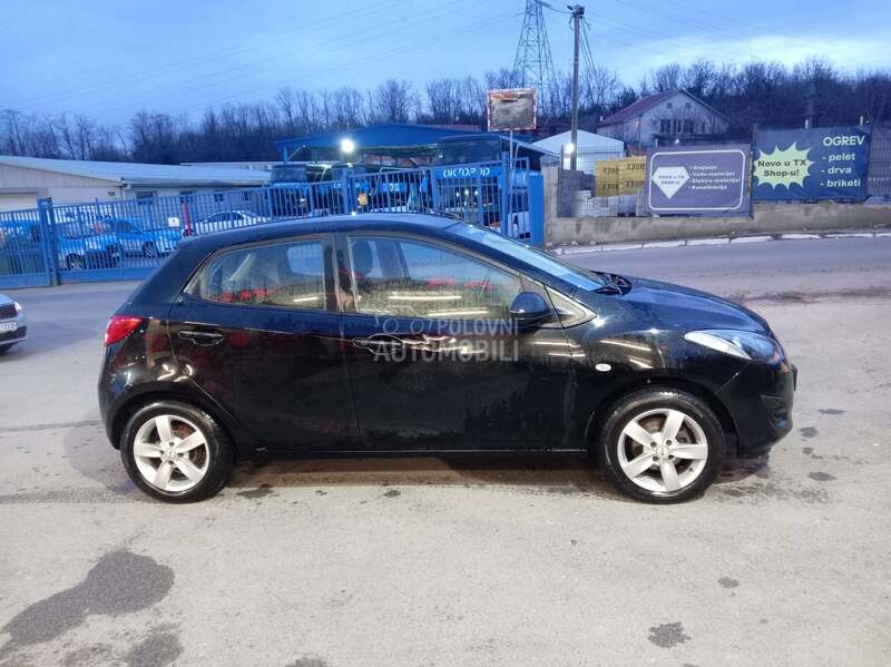 Mazda 2 