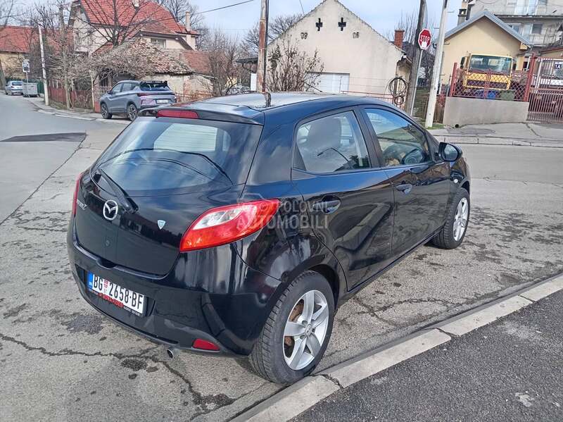 Mazda 2 