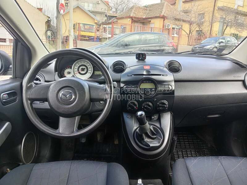 Mazda 2 