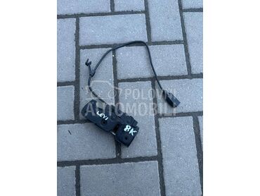 Mikroprekidac haube u prsima za Audi A4, A5 od 2007. do 2016. god.