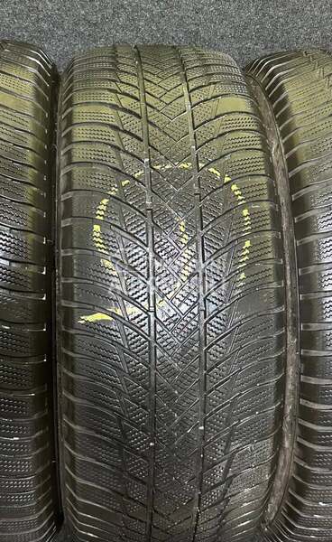 Bridgestone 255/55 R20 Zimska