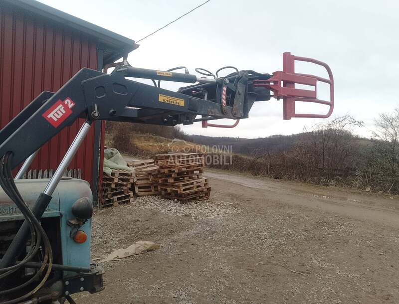 Adut Utovarivac prednji