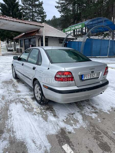 Volvo S40 