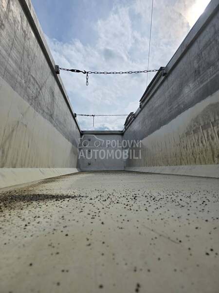 Schmitz Cargobull SKI 24