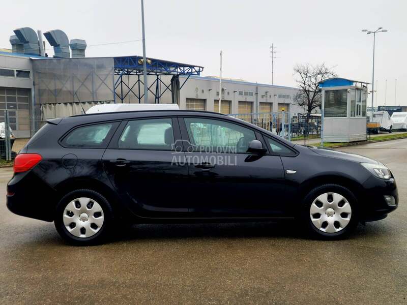 Opel Astra J 