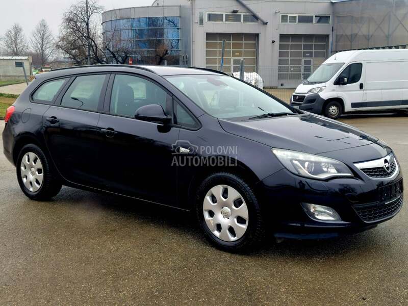Opel Astra J 