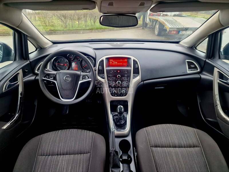 Opel Astra J 