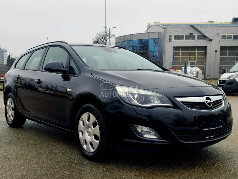 Opel Astra J 